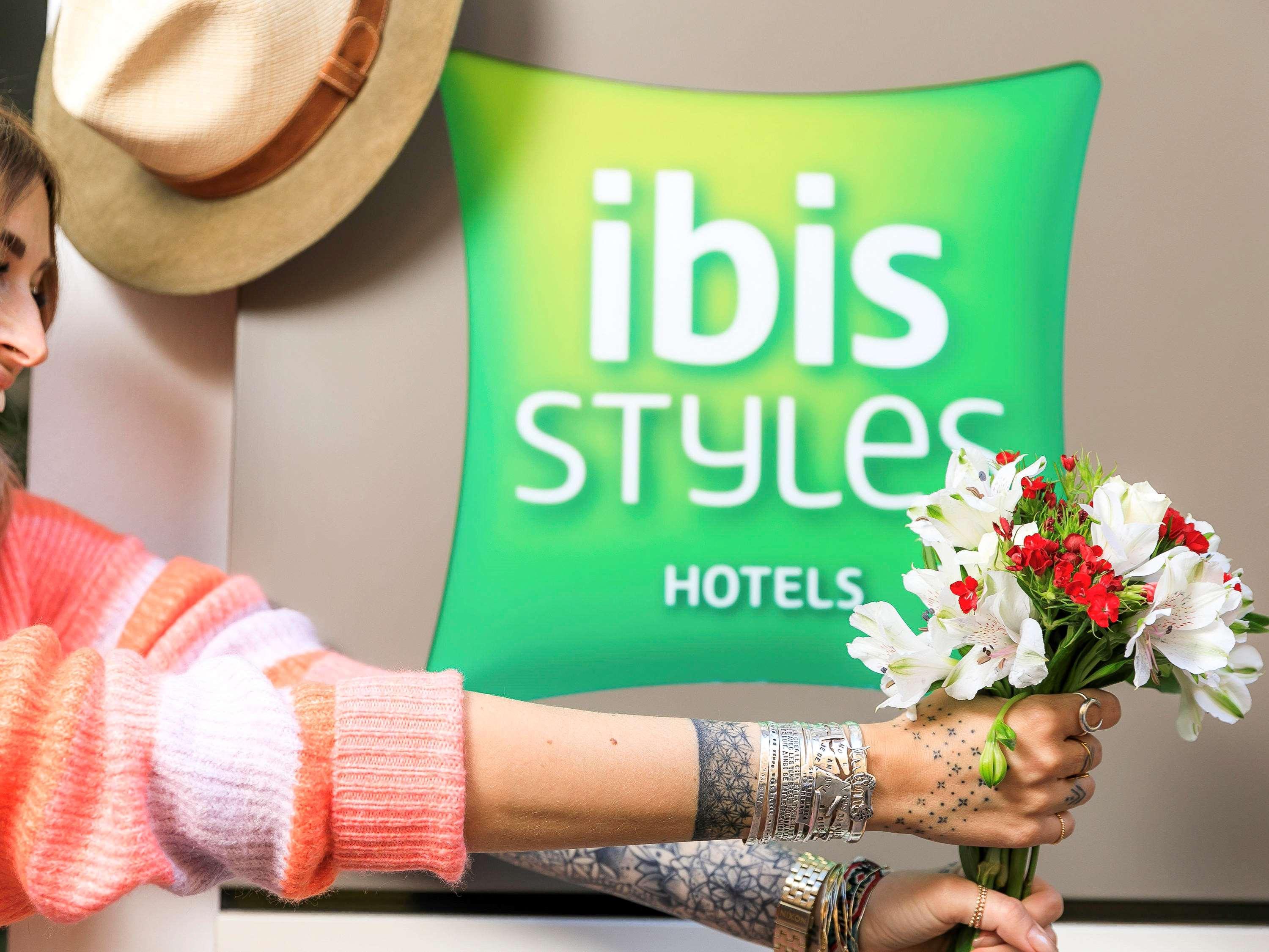 Ibis Styles Kuala Lumpur Fraser Business Park Exterior foto